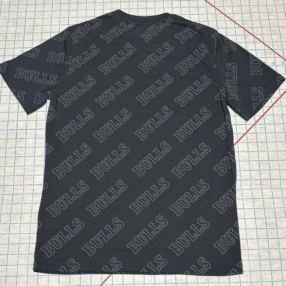 Chicago Bulls NBA T Shirt All Over Print Mens Large Michael Jordan Magic Johnson - Picture 2 of 14